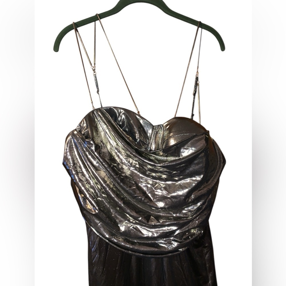 Viral JLuxlable light gold visions of you midi dress 2X chain straps, sold out - Picture 3 of 16